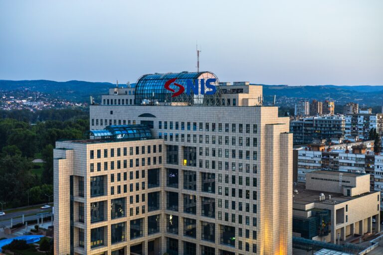 Vučić i Titolo u Centru za razminiranje, nova era odnosa Srbije i SAD, rešenje za NIS u septembru
