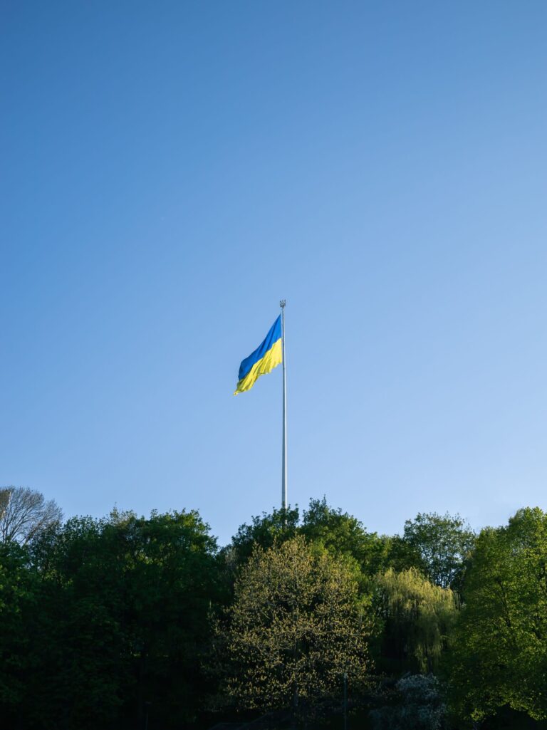 Dve osobe poginule u napadima ruskih dronova i raketa na Ukrajinu